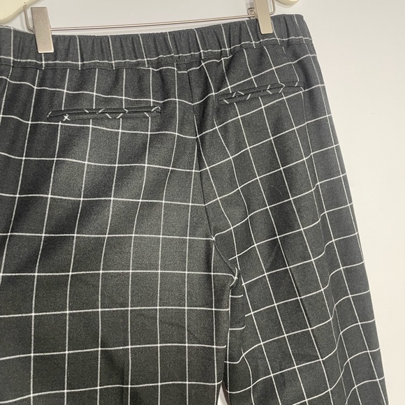 Trouve Cropped Grid Pants! - Picture 6 of 7